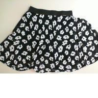 Black short skirt with print Black short skirt with print