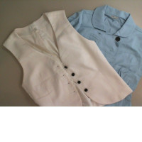 Set of 2 vests, white and blue
