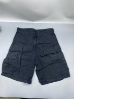 Men's black three-quarter length shorts