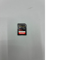 empty Sandisck 64 GB flash drive