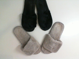 A set of 2 pairs of house slippers A set of 2 pairs of house slippers
