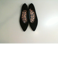 Women's black open-toe shoes