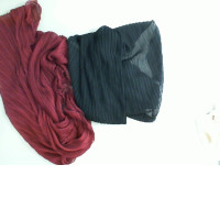 Set of 2 scarves, black and red