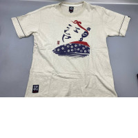 Casual beige T-shirt with a Japanese-style graphic print on the front.