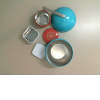 Set of 3 metal cans, empty