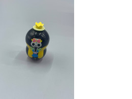 Coin-sized anime figure "Brook"