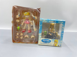 Set of 2 Japanese figures Set of 2 Japanese figures