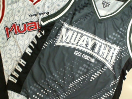 Set of 2 sleeveless t-shirts