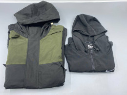Set of 2 Long-sleeved windbreaker with hood