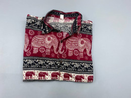 Short-sleeved shirt with elephant pattern
