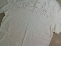 White T-shirt with embroidery