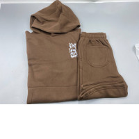 A long-sleeved hooded sweatshirt and long pants. A long-sleeved hooded sweatshirt and long pants.