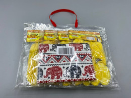 Dried mango, comes with a free elephant-patterned bag.