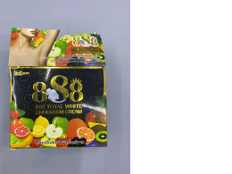  Siscano 888 Total White Underarm Cream designed to lighten dark areas and reduce body odor. 