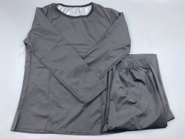  sauna suit set consisting of a long-sleeved top and pants, designed for intensive workouts and thermal insulation. 