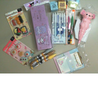Kuromi stationery set, pencil case, 4 sets of different pens, notepad, 2 sets of erasers, 2 animal erasers, toilet-shaped pencil sharpener