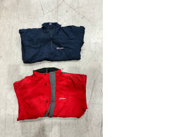 Set of 2 intage models similar to the Driaqua or RN101568 Gore-Tex hiking jackets. Set of 2 intage models similar to the Driaqua or RN101568 Gore-Tex hiking jackets.