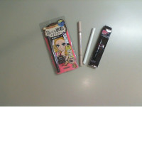 Set of 4 makeup pencils