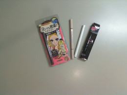 Set of 4 makeup pencils