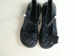 Women's black platform shoes