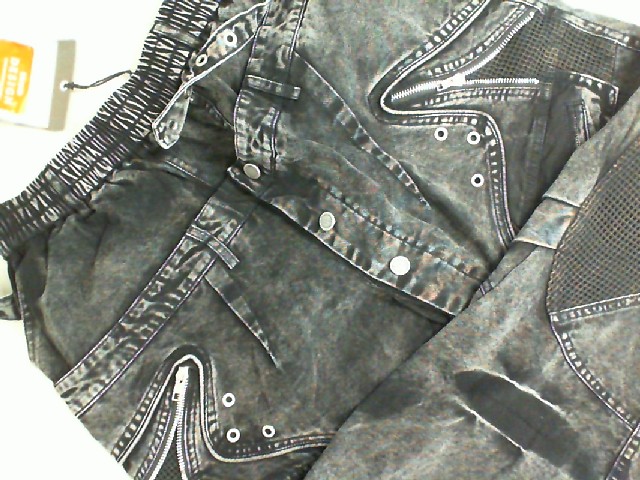 Black jeans with rivets Black jeans with rivets