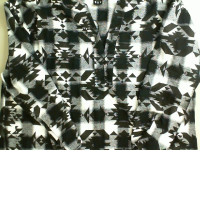 Black and white men's long sleeve t-shirt Black and white men's long sleeve t-shirt