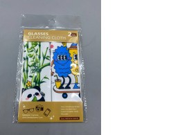  microfiber cleaning cloths designed for eyewear, cameras, and smartphone screens.