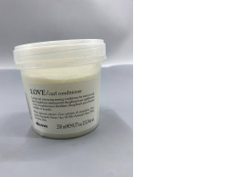 Davines LOVE Curl Conditioner, 250 ml. A hair conditioner that helps style and enhance the beauty of curly or wavy hair.
