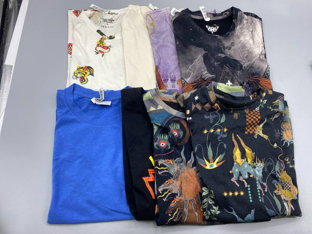 Set of 7 Women's round neck t-shirt Set of 7 Women's round neck t-shirt