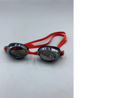 Swimming goggles