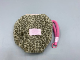 Small leopard print bag from the brand SHEIN. Small leopard print bag from the brand SHEIN.