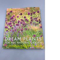 the gardening book Dream Plants for the Natural Garden by renowned garden designers Piet Oudolf and Henk Gerritsen. 