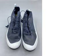  Quechua FH500 ultra-light, waterproof hiking shoes in blue and white. 