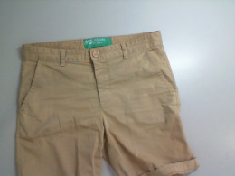 Men's beige shorts