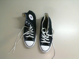 Men's canvas sneakers