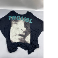 Black crew neck shirt