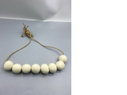 Decorative felt balls for tying curtains.