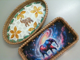 Set of 2 wicker plates with elephant design