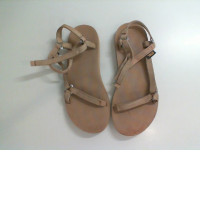 Brown open-toed shoes