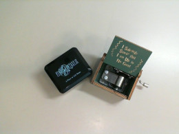 Set of 2 music boxes, mechanical