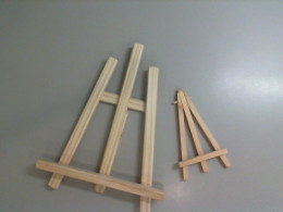 Set of 2 wooden code holders for pictures Set of 2 wooden code holders for pictures