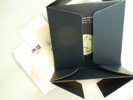 Set of 2 unassembled gift boxes