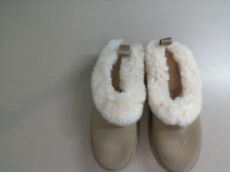 Warm shoes with faux fur