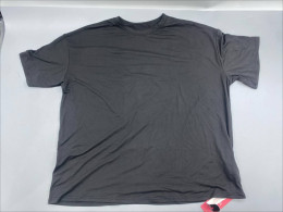 Black crew neck t-shirt Black crew neck t-shirt