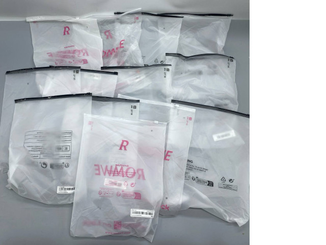 Set of 12 Plastic bag with zip lock. Set of 12 Plastic bag with zip lock.