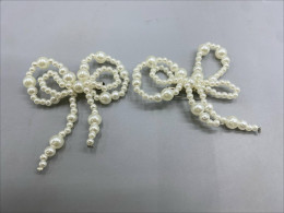 Set of 2 Women's beaded bow hair clip Set of 2 Women's beaded bow hair clip