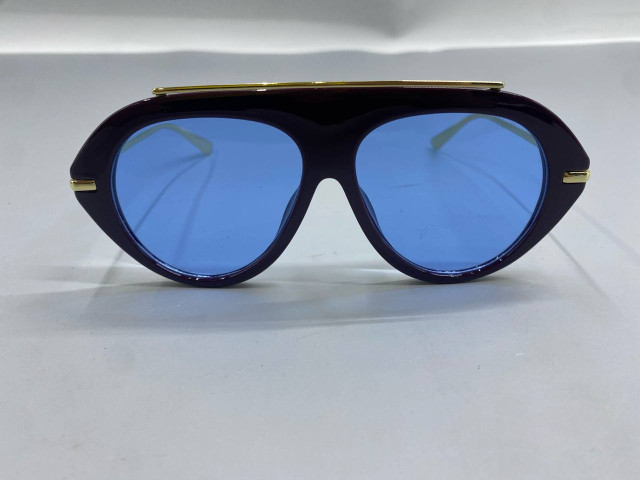 Le Specs Dream Boat flat-frame sunglasses. Le Specs Dream Boat flat-frame sunglasses.