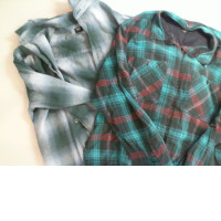 Set of 2 checkered shirts