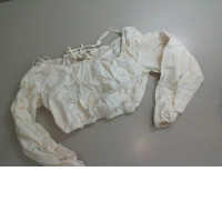 Short blouse with long sleeves Short blouse with long sleeves