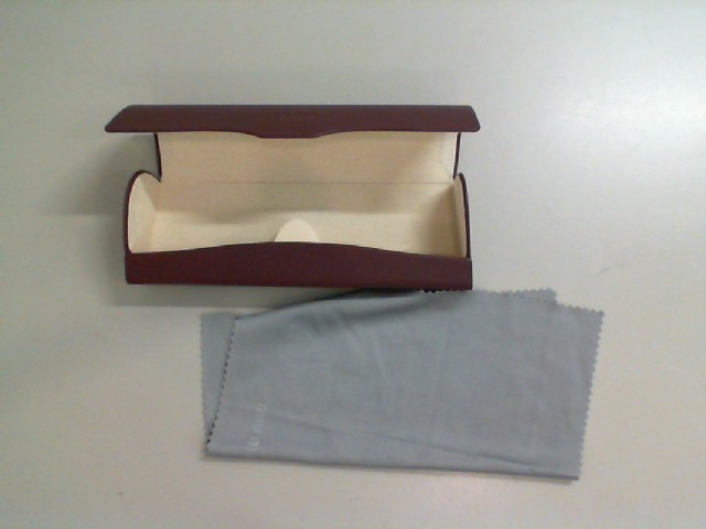 Empty glasses case + cloth napkin Empty glasses case + cloth napkin